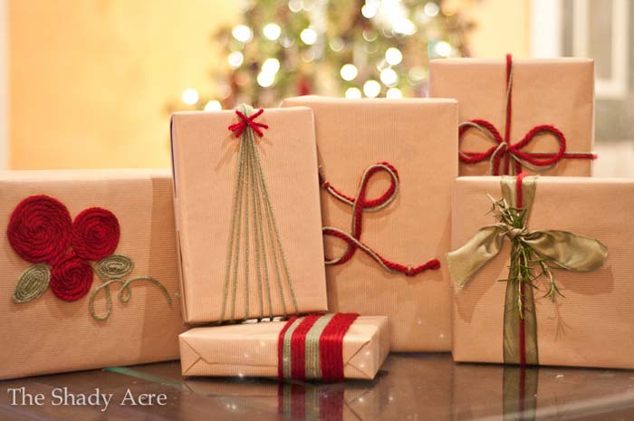 Yarn Gift Wrap #Christmas #diy #gift #wrapping #decorhomeideas