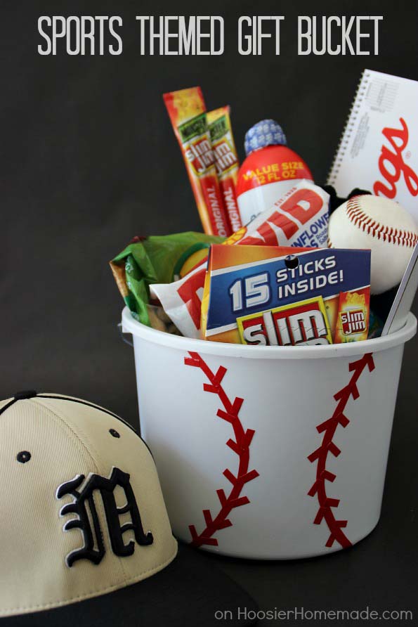 Baseball Bucket #Christmas #diy #basket #gift #decorhomeideas