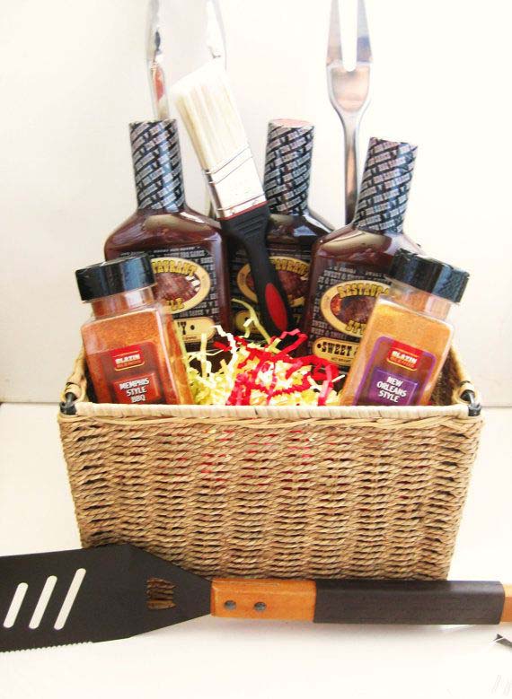 BBQ Basket #Christmas #diy #basket #gift #decorhomeideas