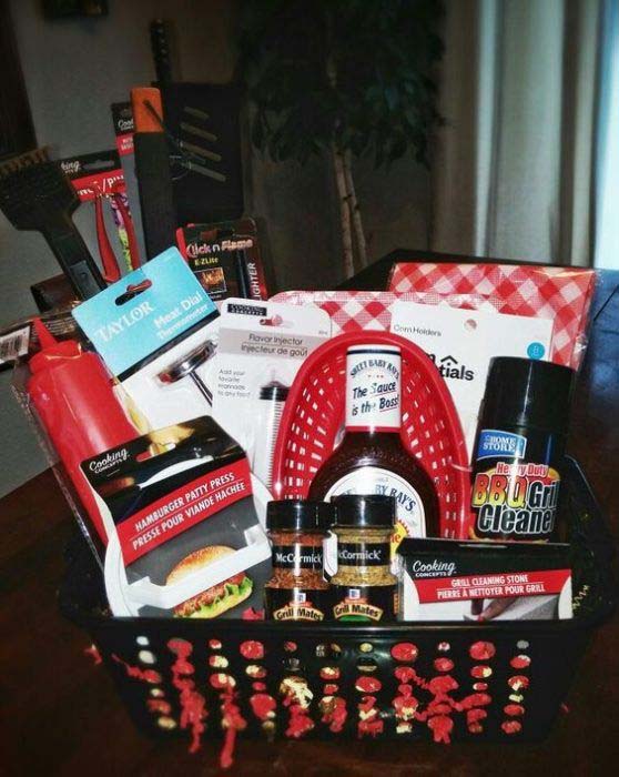 BBQ Gift Basket #Christmas #diy #basket #gift #decorhomeideas