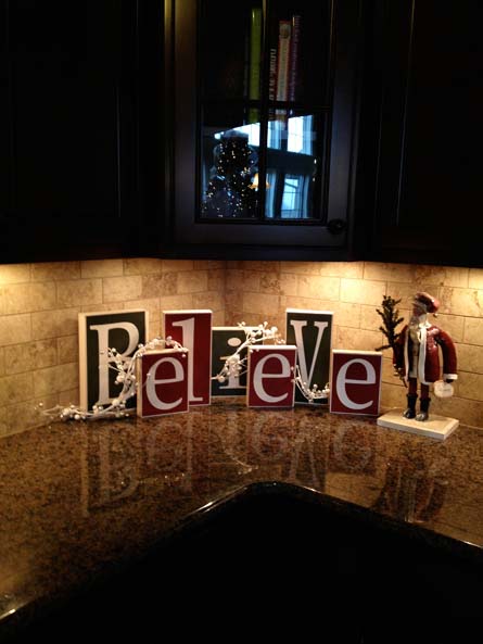 Believe Christmas Sign for Kitchen #Christmas #kitchen #decoration #decorhomeideas