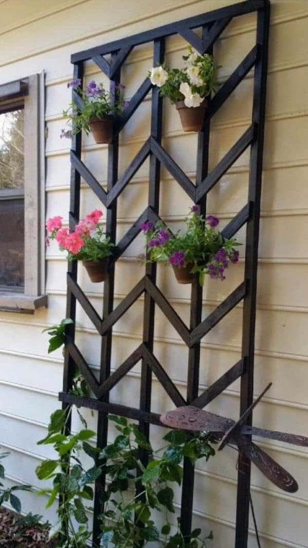 Chevron DIY Garden Trellis Idea #garden #diy #trellis #decorhomeideas