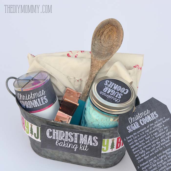 Christmas Baking Kit #Christmas #diy #basket #gift #decorhomeideas