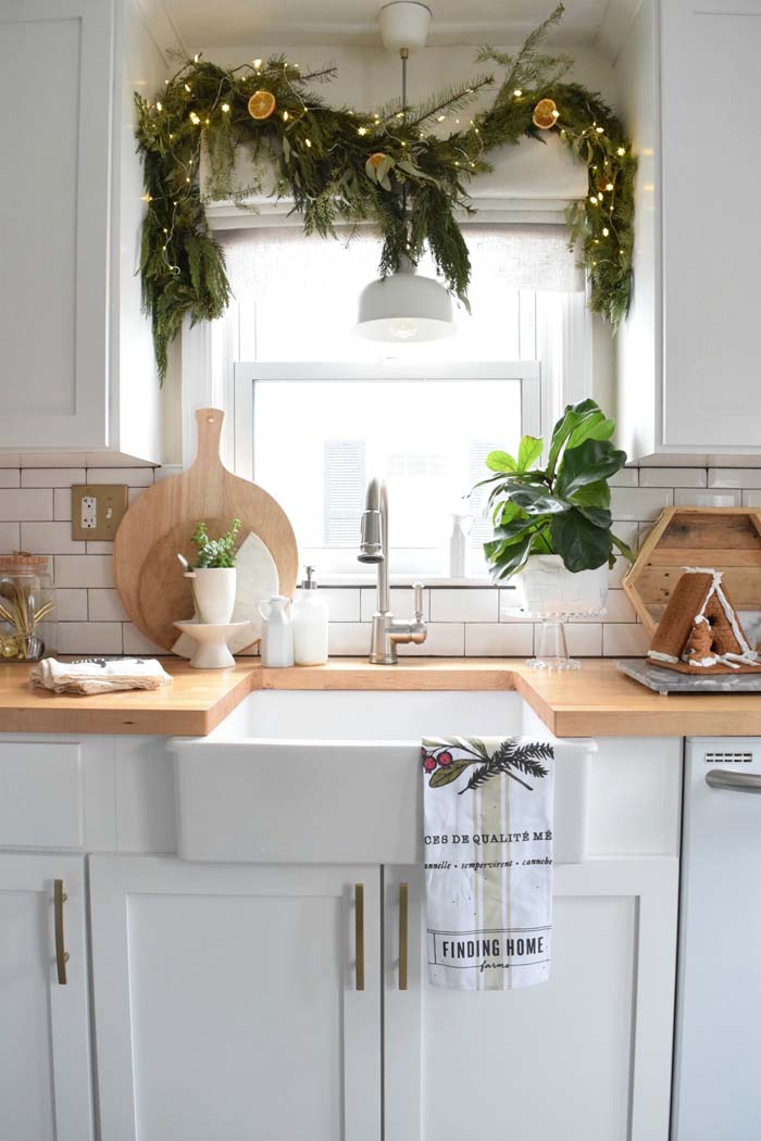 Christmas Decortaions Small House Ideas #Christmas #kitchen #decoration #decorhomeideas