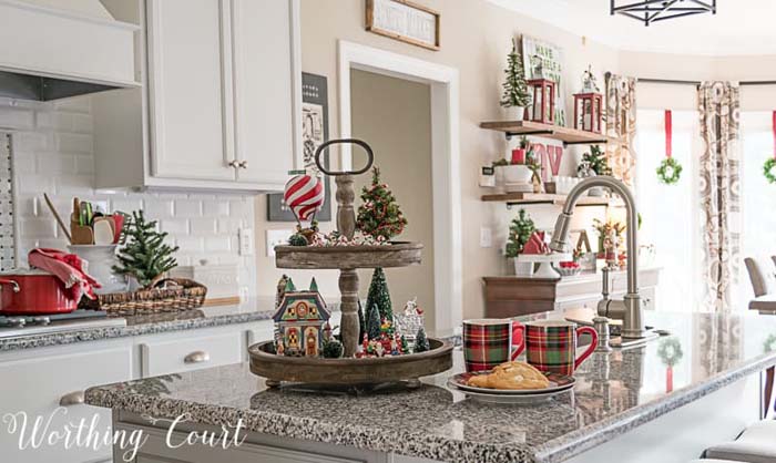 Christmas Kitchen Island Decor #Christmas #kitchen #decoration #decorhomeideas