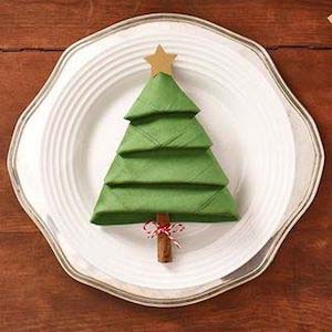 Christmas Tree Napkin #Christmas #decor #hacks #diy #decorhomeideas