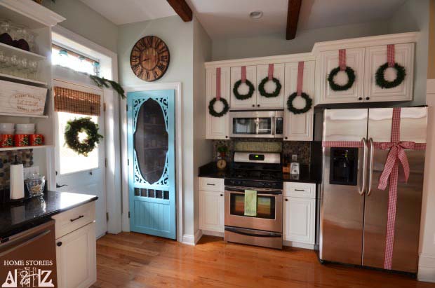 Christmas Wreaths and Bow on Refrigerator #Christmas #kitchen #decoration #decorhomeideas