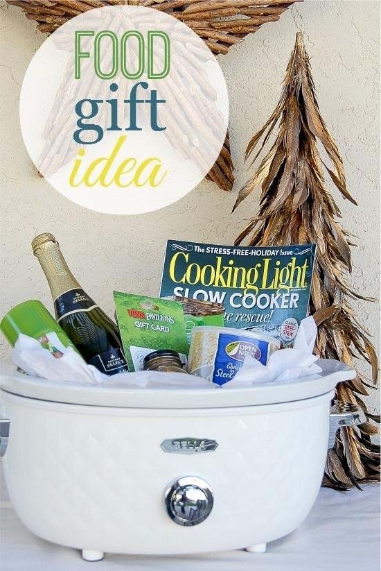 Crock Gift Basket #Christmas #diy #basket #gift #decorhomeideas