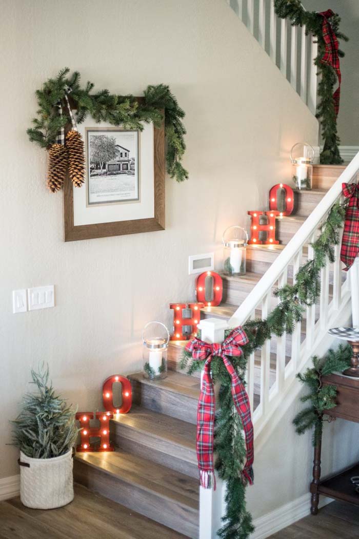 Decorating the Stairs for Christmas  #Christmas #diy #lights #decorhomeideas