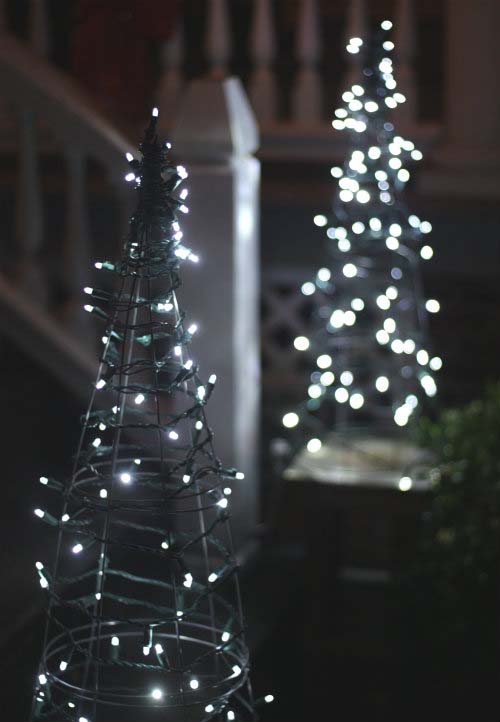 DIY Christmas Topiaries #Christmas #decor #hacks #diy #decorhomeideas
