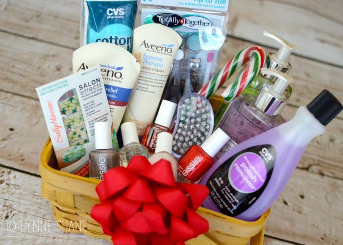 DIY Manicure Gift Basket #Christmas #diy #basket #gift #decorhomeideas