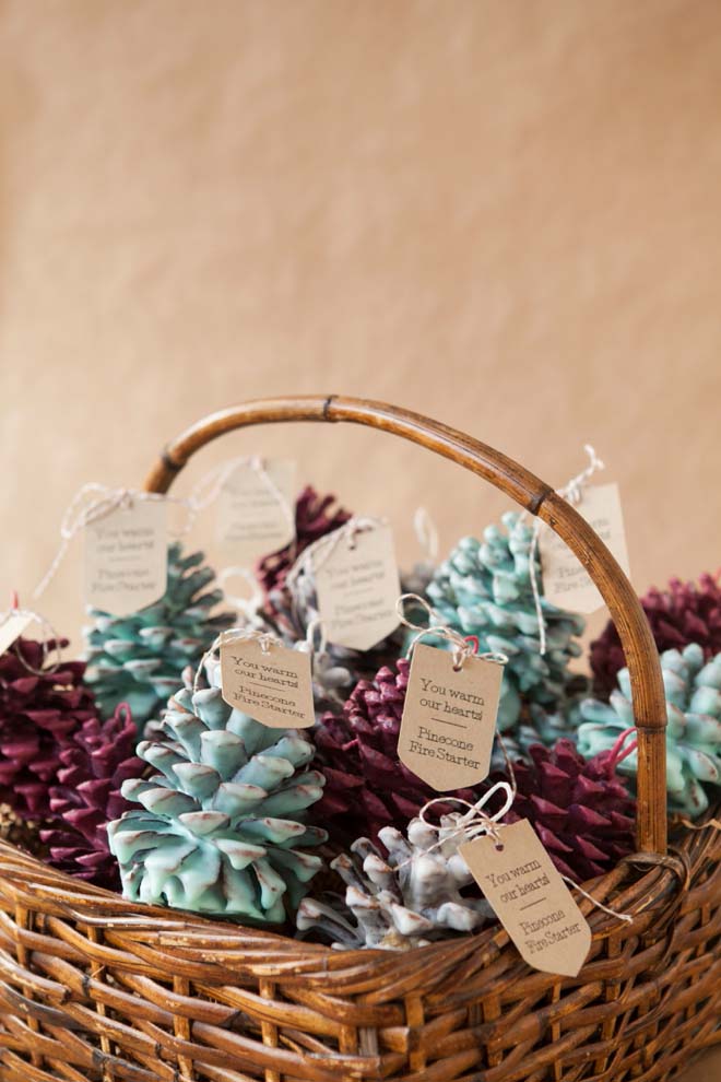 DIY Pinecone Fire Starter Favors #Christmas #diy #basket #gift #decorhomeideas