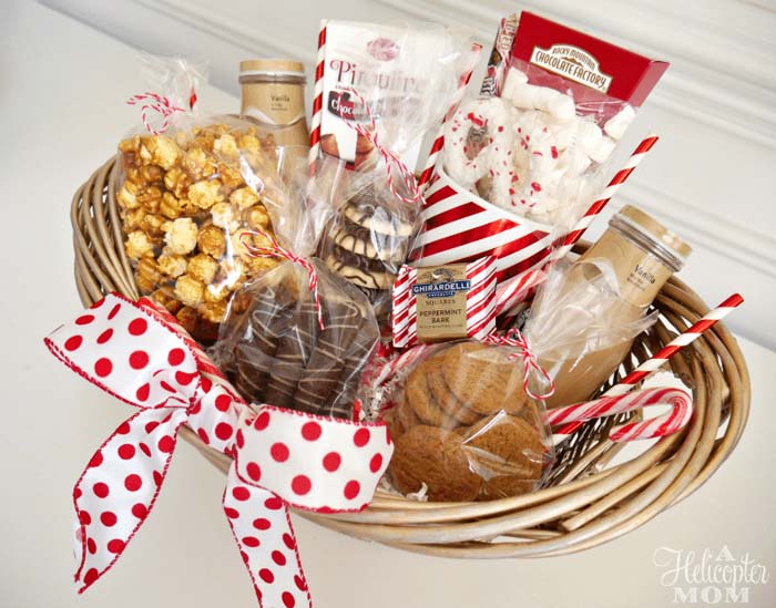 Easy DIY Gift Basket #Christmas #diy #basket #gift #decorhomeideas