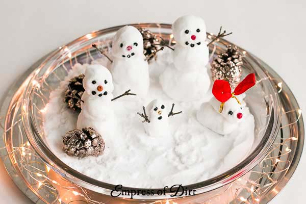 Fake Snow Snowman #Christmas #decor #hacks #diy #decorhomeideas