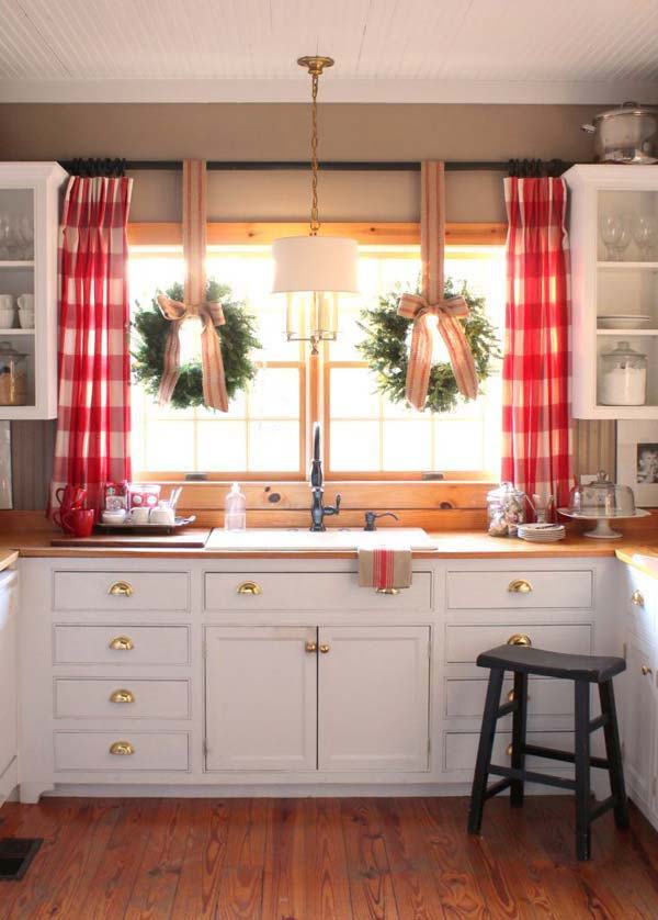 Farmhouse Kitchen Windows #Christmas #kitchen #decoration #decorhomeideas