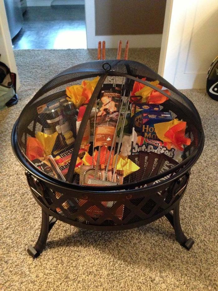 Fire Pit Gift Basket #Christmas #diy #basket #gift #decorhomeideas