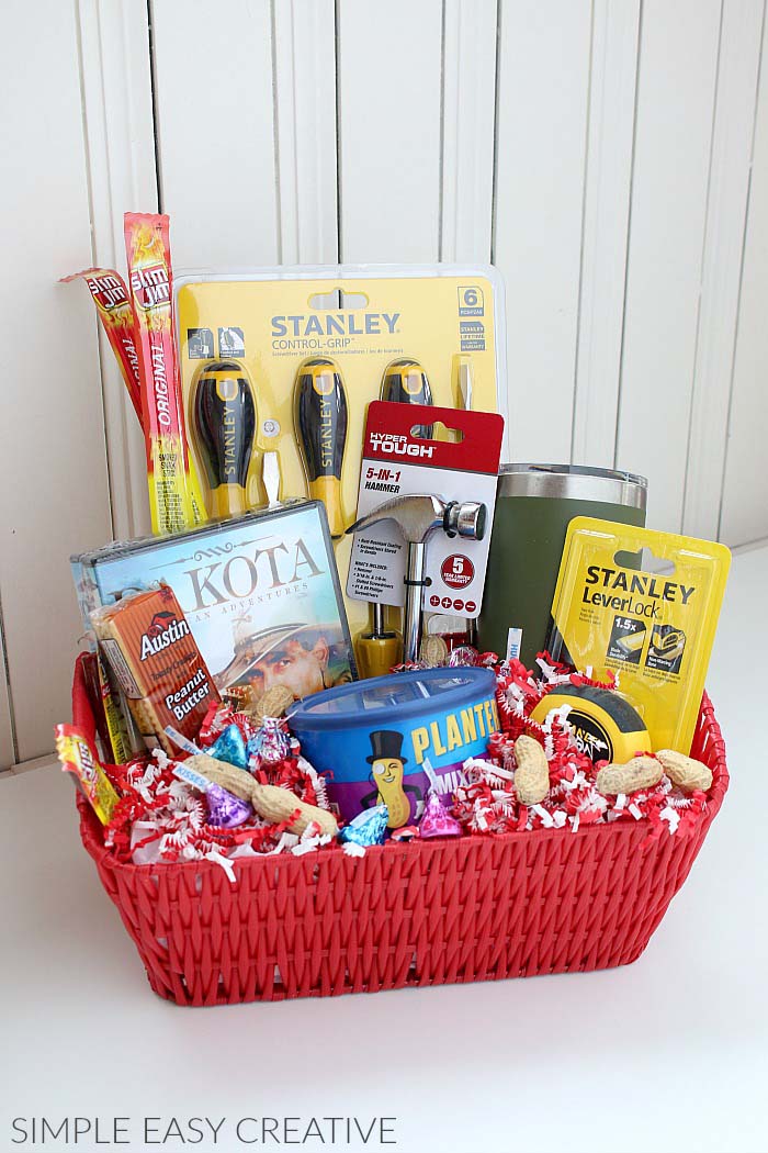 Gift Basket Men #Christmas #diy #basket #gift #decorhomeideas