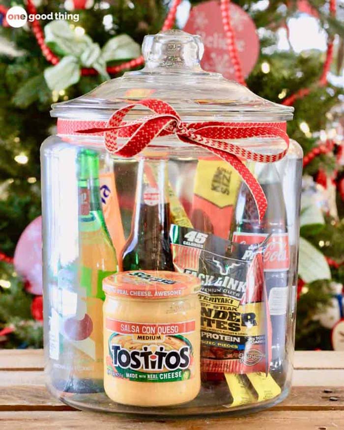 Gifts in a Jar #Christmas #diy #basket #gift #decorhomeideas