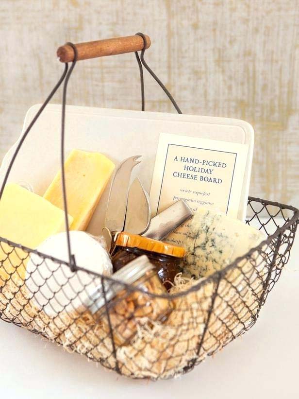 Gourmet Food Basket #Christmas #diy #basket #gift #decorhomeideas