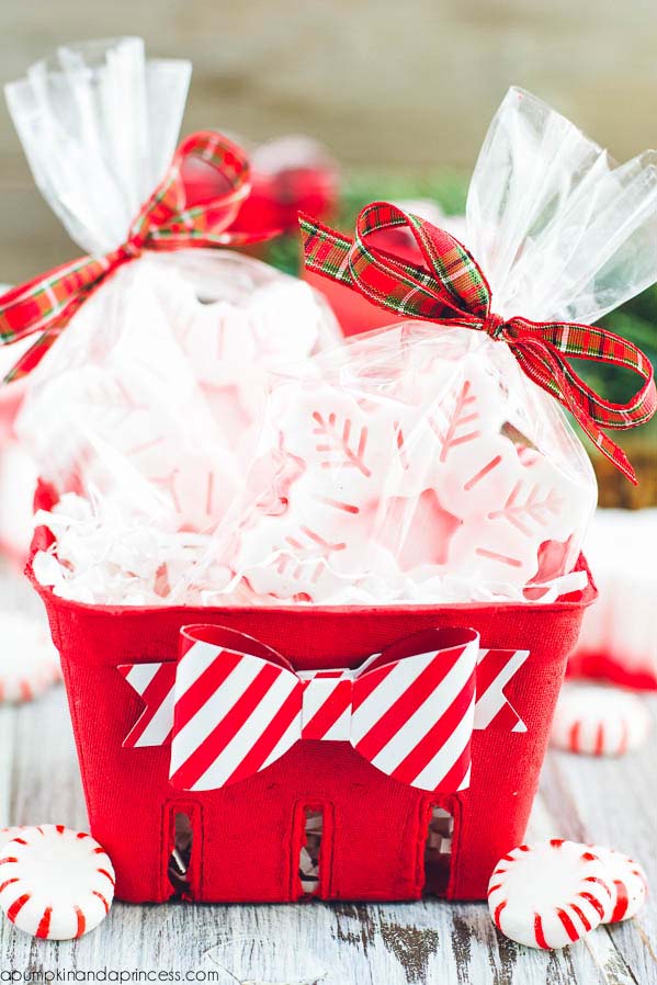 Handmade Soap Gift Basket #Christmas #diy #basket #gift #decorhomeideas