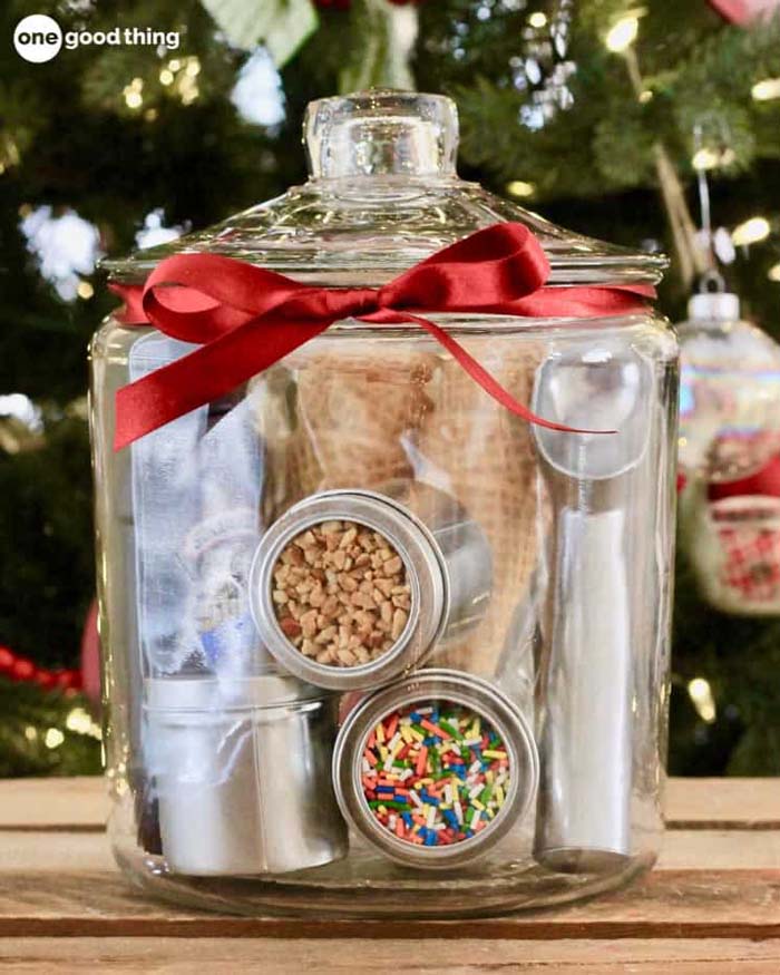 Ice Cream Gift in a Jar #Christmas #diy #basket #gift #decorhomeideas