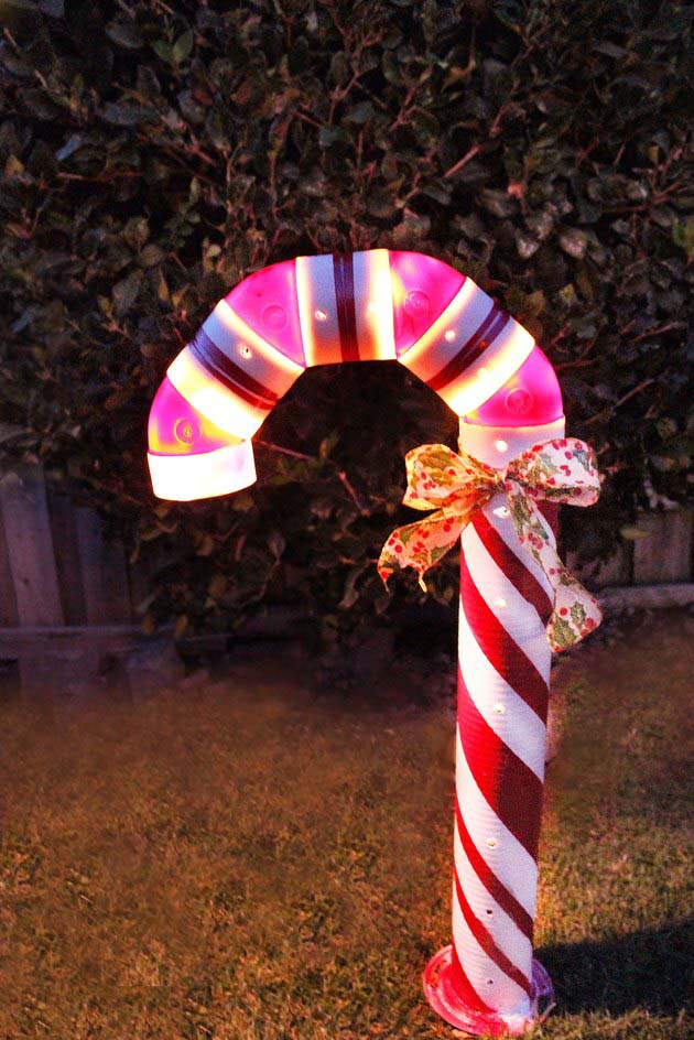 Lighted PVC Candy Cane #Christmas #diy #lights #decorhomeideas