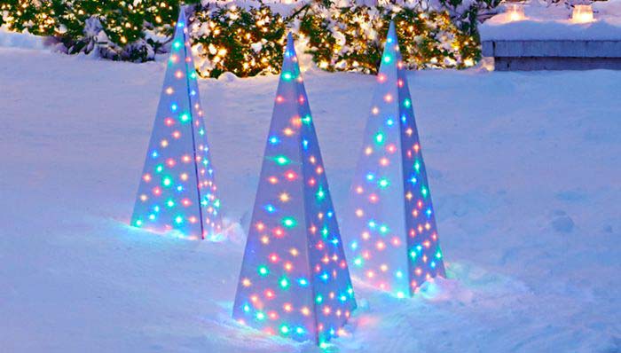 Lighted Spire Ornament #Christmas #diy #lights #decorhomeideas