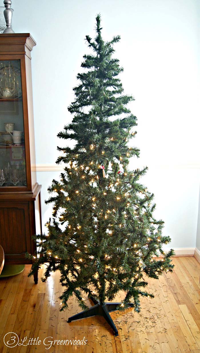 Making a Fake Tree Look Fabulous #Christmas #decor #hacks #diy #decorhomeideas