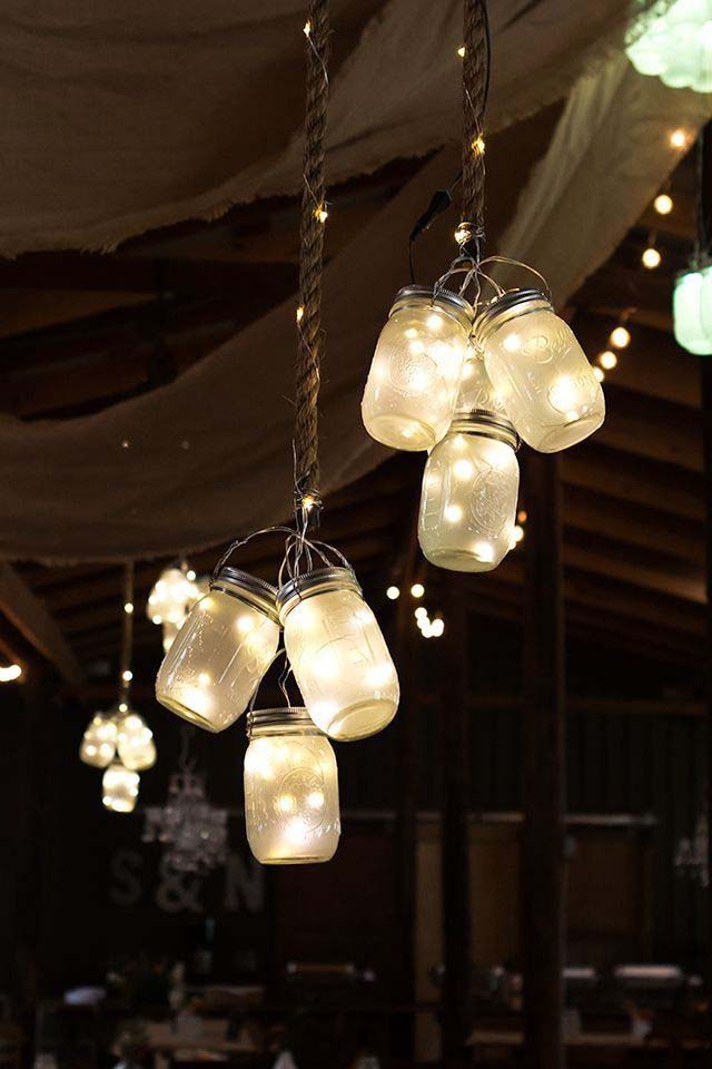 Mason Jar Chandeliers #Christmas #diy #lights #decorhomeideas