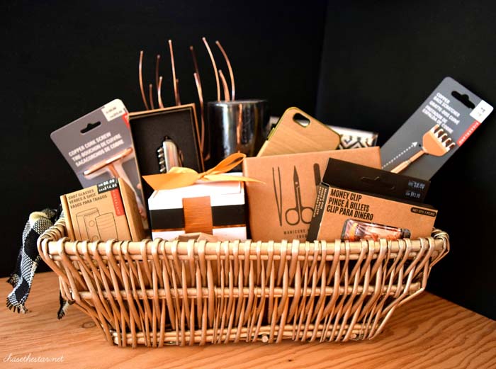 Mens Gift Basket #Christmas #diy #basket #gift #decorhomeideas