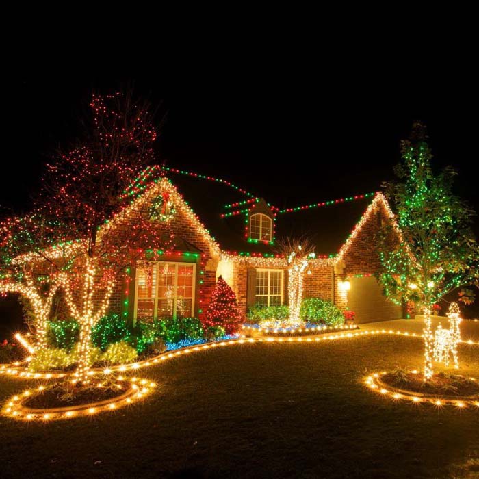 Outdoor Christmas Lighting Decorations #Christmas #diy #lights #decorhomeideas