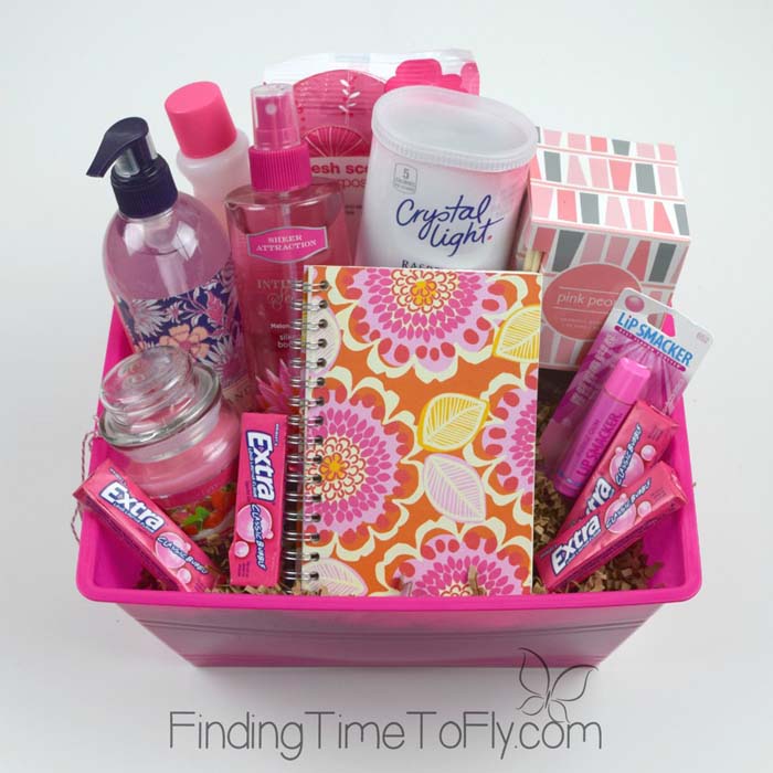 Pink Gift Basket #Christmas #diy #basket #gift #decorhomeideas