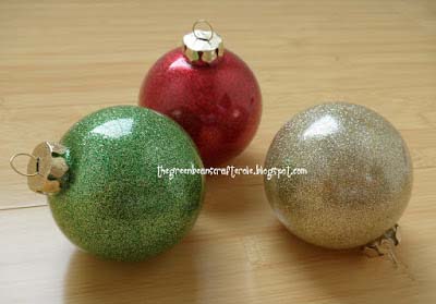 Pledge Glittery Ornaments #Christmas #decor #hacks #diy #decorhomeideas