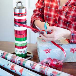 Ribbons Paper Towel #Christmas #decor #hacks #diy #decorhomeideas