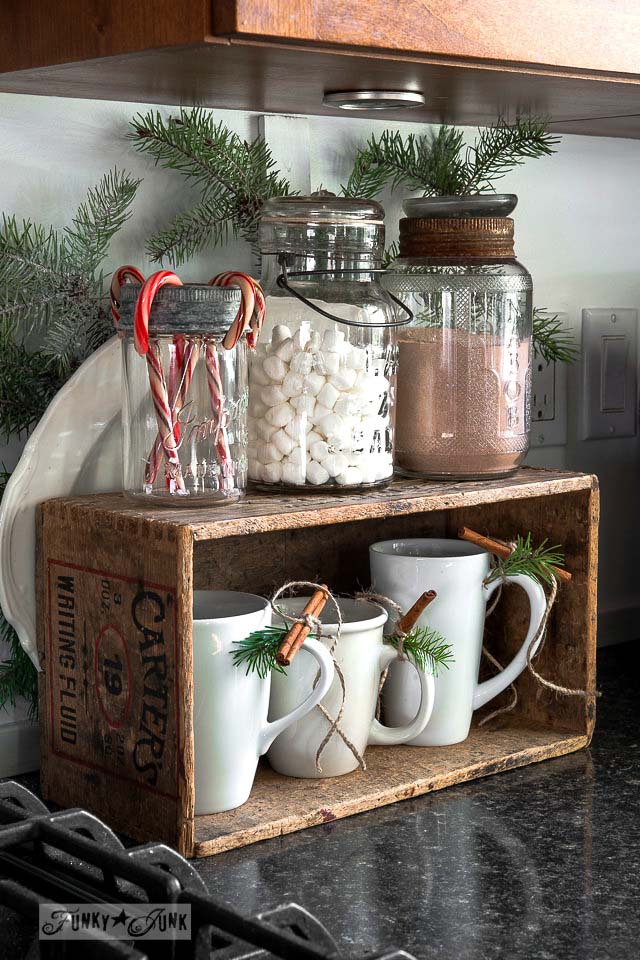 Rustic Hot Cocoa Station #Christmas #kitchen #decoration #decorhomeideas