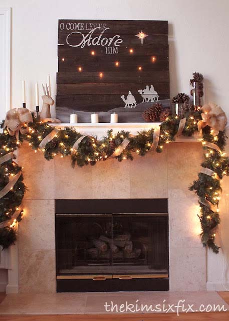 Rustic Mantel #Christmas #diy #lights #decorhomeideas