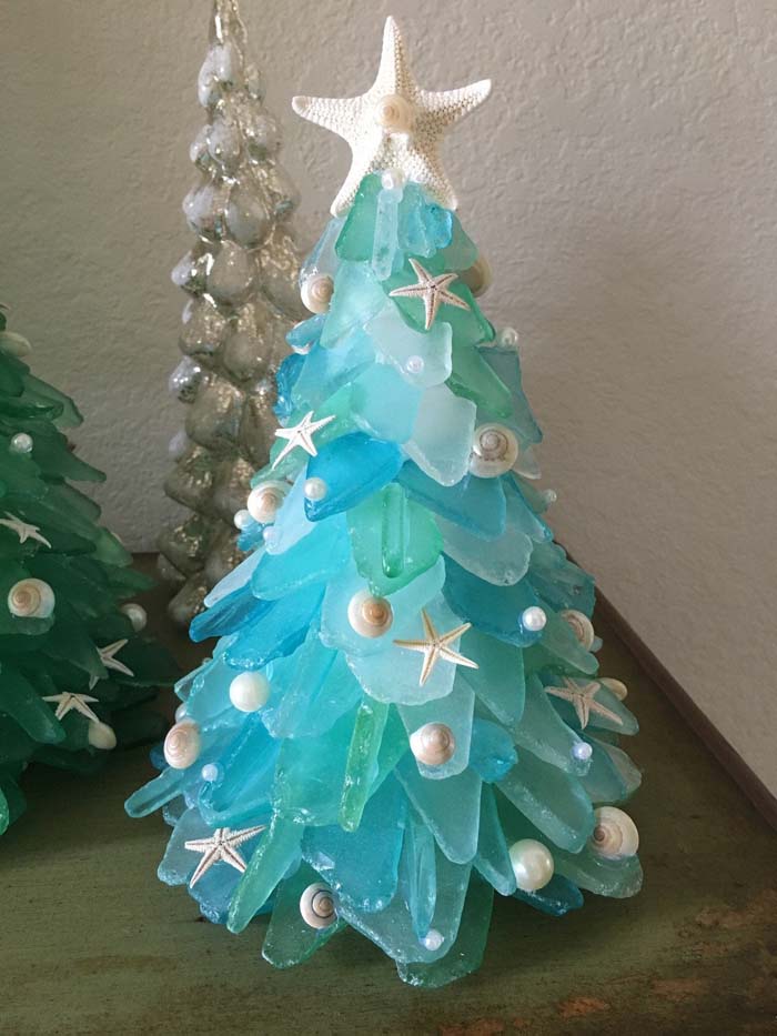 Sea Glass Christmas Tree #Christmas #tree #seaglass #decorhomeideas