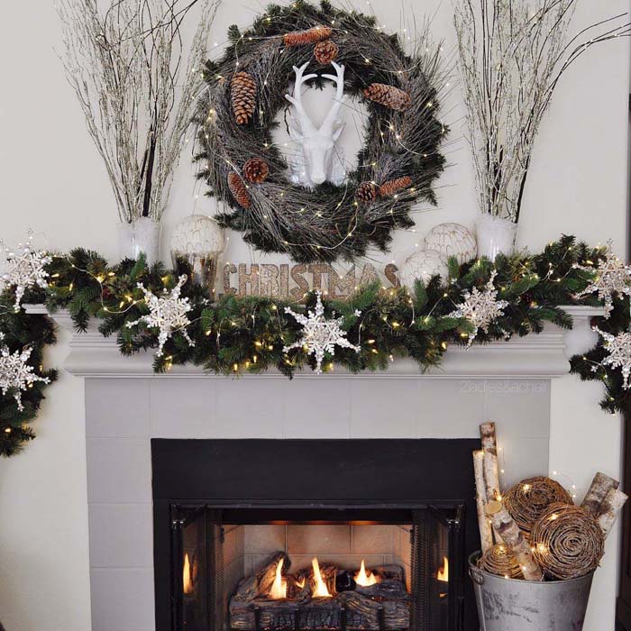 Snowy Woodland Christmas Mantel #Christmas #diy #lights #decorhomeideas