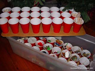 Store Bigger Ornaments in Plastic Cups #Christmas #decor #hacks #diy #decorhomeideas