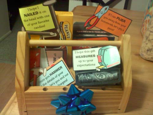 Tool Kit Gift Box #Christmas #diy #basket #gift #decorhomeideas