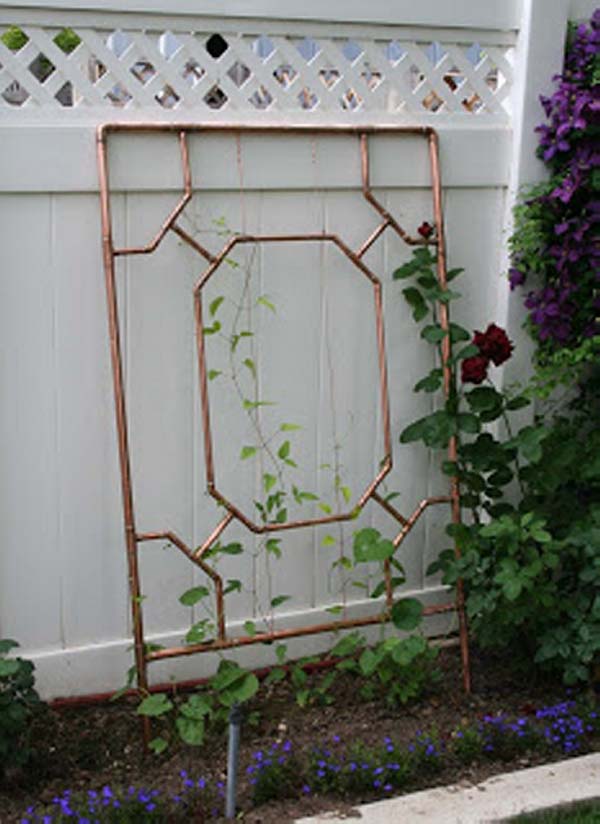 Trellis Made Out Of Copper Pipes #trellis #garden #diy #decorhomeideas