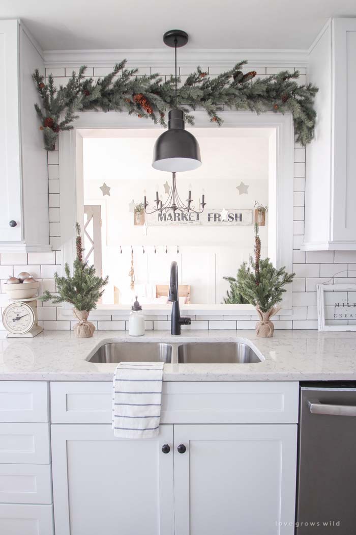 Winter Wonderland Christmas Kitchen #Christmas #kitchen #decoration #decorhomeideas