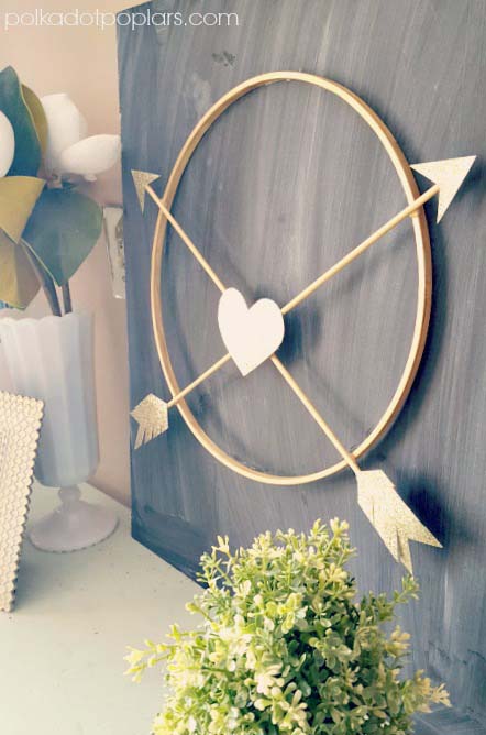 Arrow Wreath #valentine #diy #wreaths #decorhomeideas