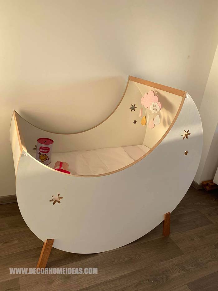 Baby Girl Moon Shaped Crib #moon #crib #baby #cot #decorhomeideas