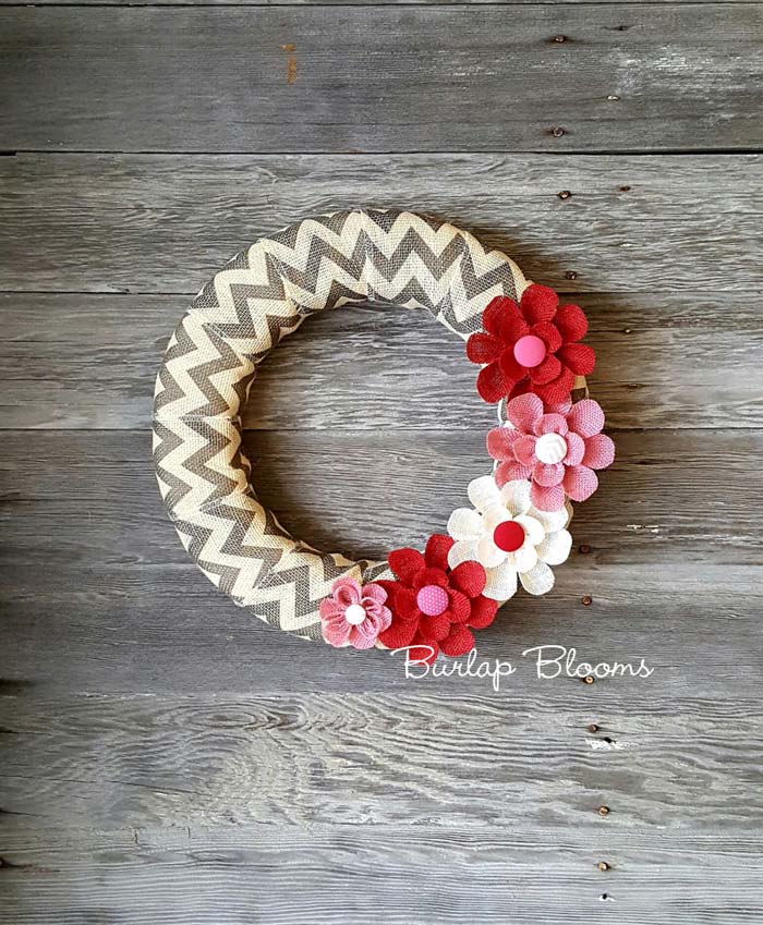 Chevron Burlap Wreath #valentine #diy #wreaths #decorhomeideas