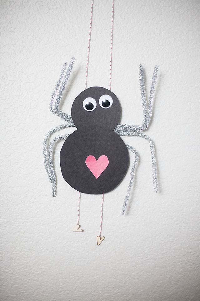 Climbing Love Bug #valentine #crafts #kids #decorhomeideas