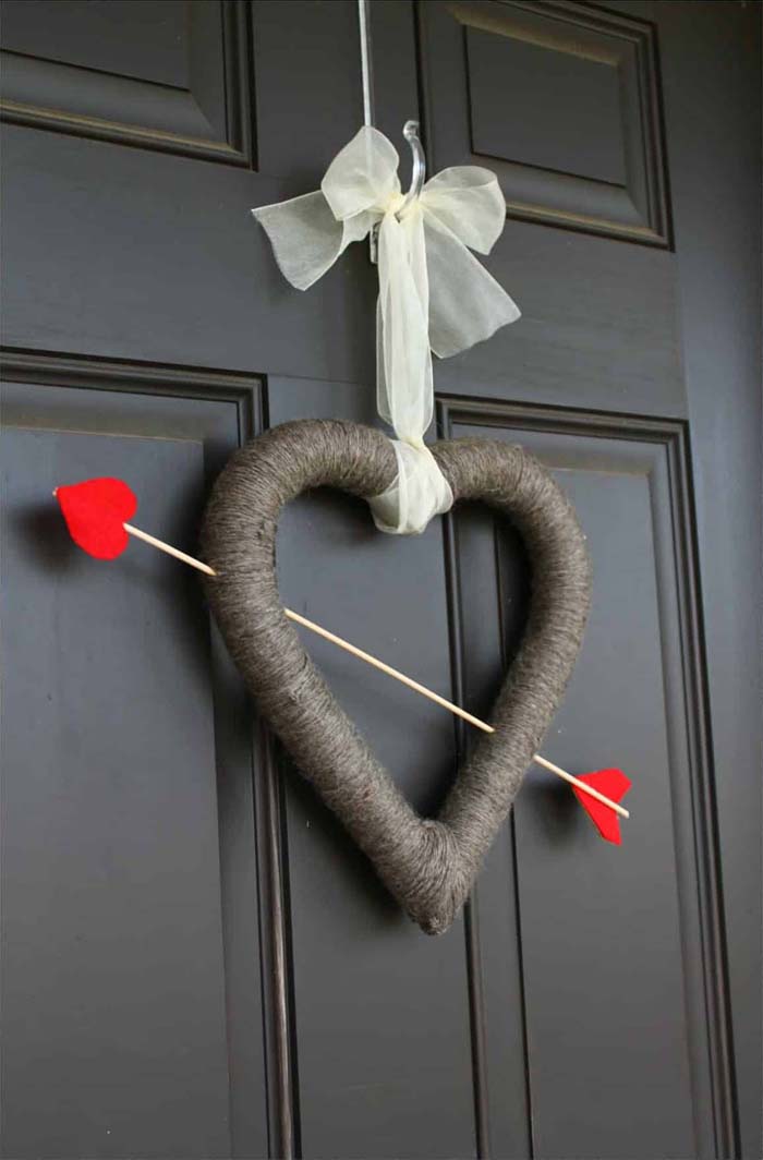 Cupid’s Arrow Valentine’s Day Wreath #valentine #diy #wreaths #decorhomeideas