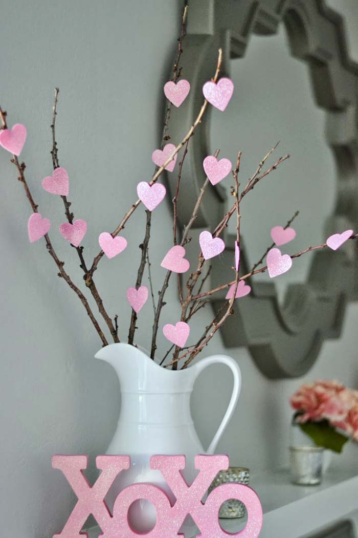 Cute (and Cheap!) DIY Valentine’s Day Tree #valentine #dollarstore #diy #decor #decorhomeideas