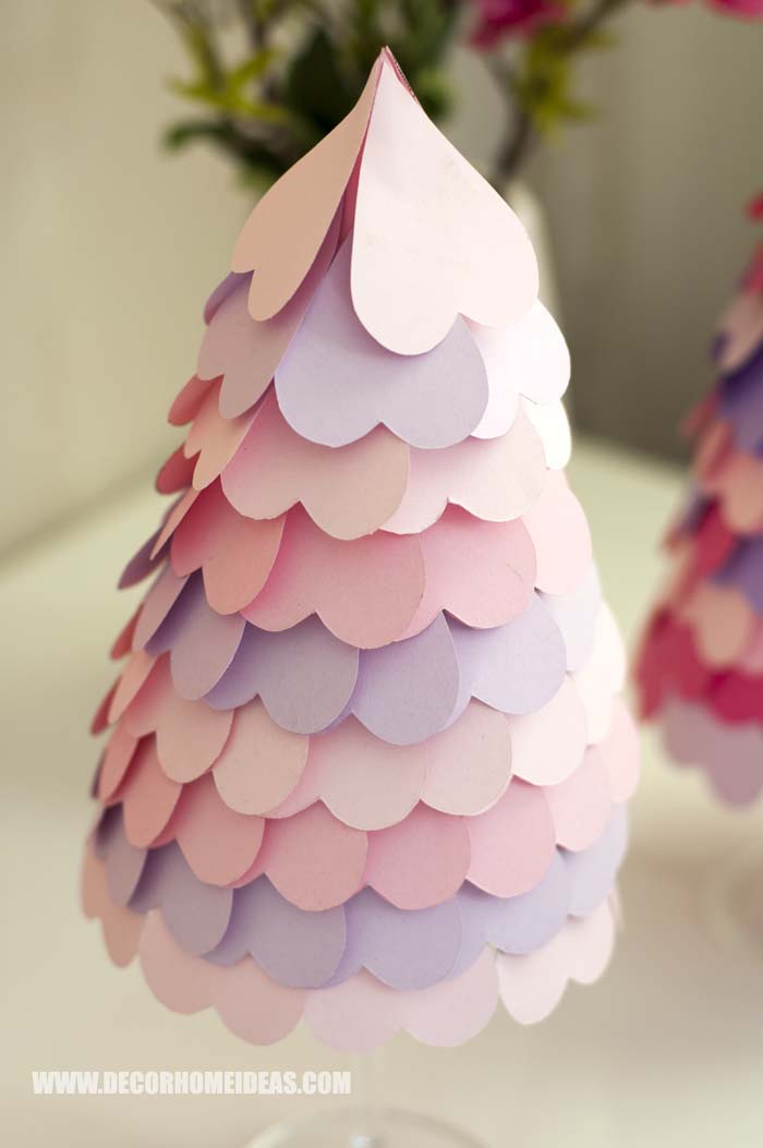 DIY Valentine's Day Heart Cone Tree Tutorial. Step by step instructions with free patterns and beautiful photos. #diy #valentinesday #hearts #cone #tree #decorhomeideas