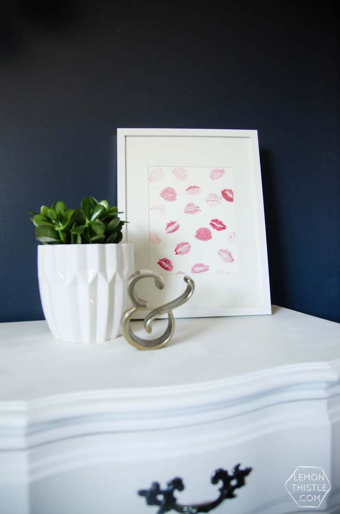 DIY Kisses Wall Art #valentine #dollarstore #diy #decor #decorhomeideas